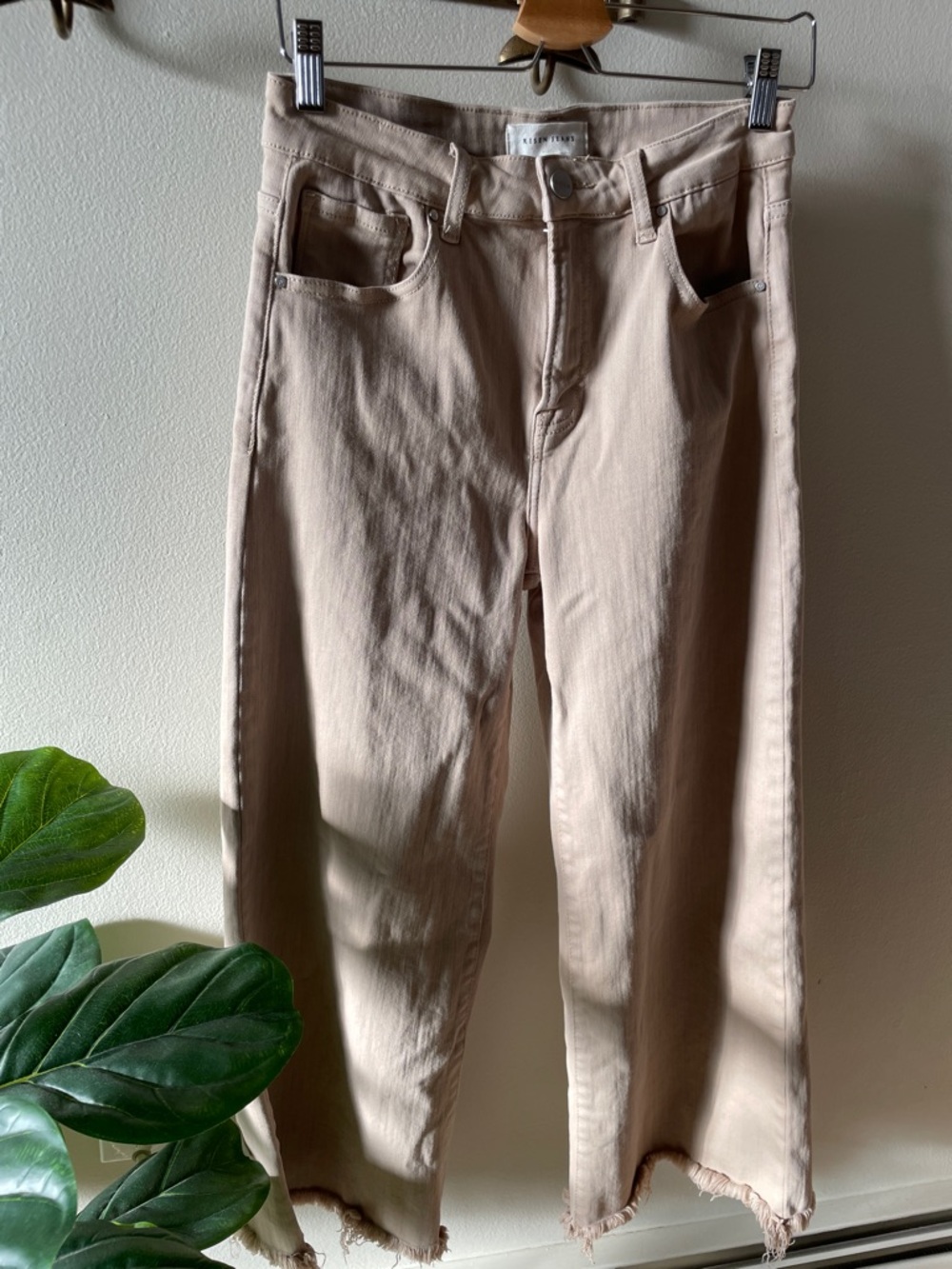 Wide Leg Frayed Hem Jeans - Beige